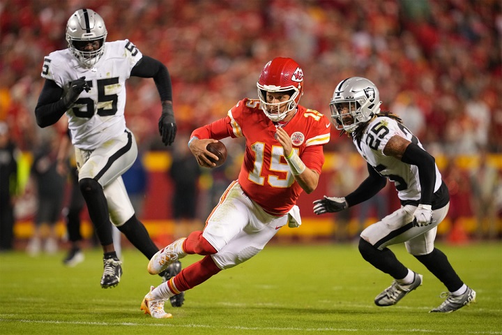Både Kansas City Chiefs och Las Vegas Raiders lider av defensiva brister